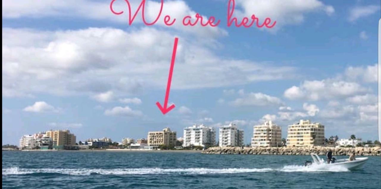 Bettys 1Br Seafront Apt Ларнака Экстерьер фото
