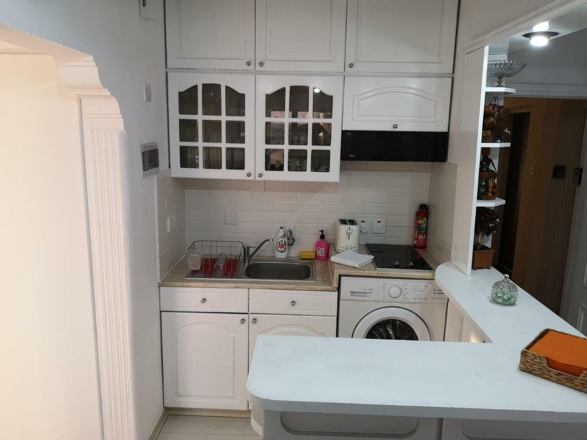 Bettys 1Br Seafront Apt Ларнака Экстерьер фото
